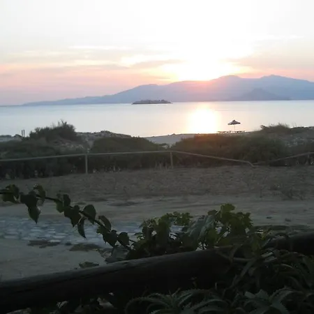 Aronis Naxos Plaka (Naxos)