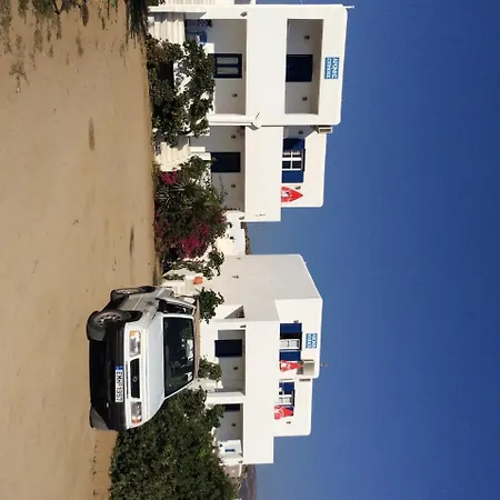 Aronis Naxos 公寓 *